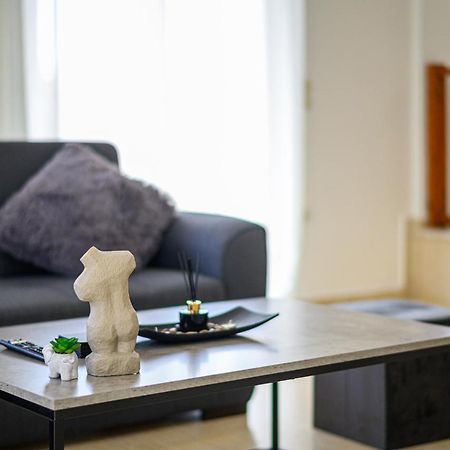 Oliva Apartment Kalamata Bagian luar foto