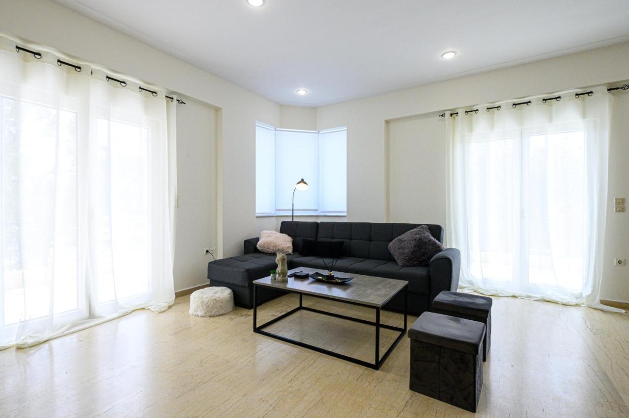 Oliva Apartment Kalamata Bagian luar foto