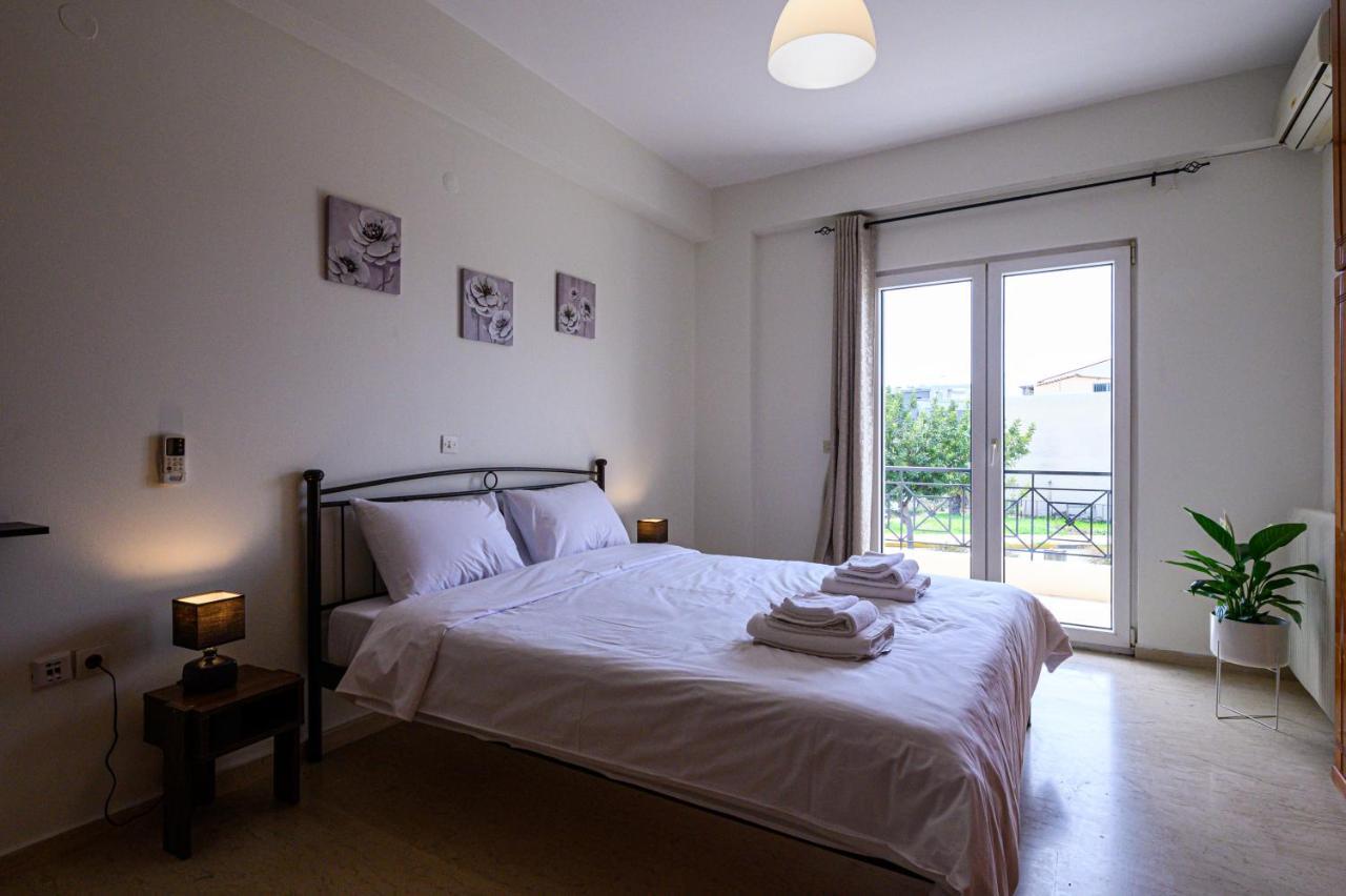 Oliva Apartment Kalamata Bagian luar foto