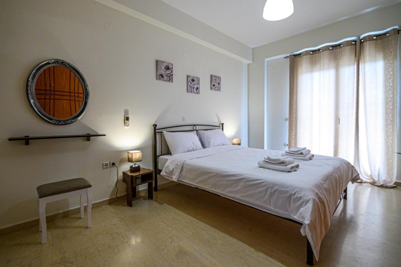 Oliva Apartment Kalamata Bagian luar foto
