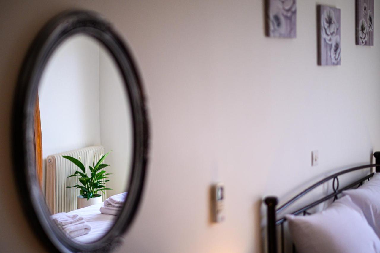 Oliva Apartment Kalamata Bagian luar foto