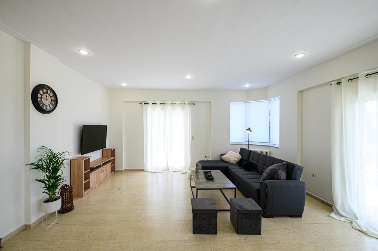 Oliva Apartment Kalamata Bagian luar foto