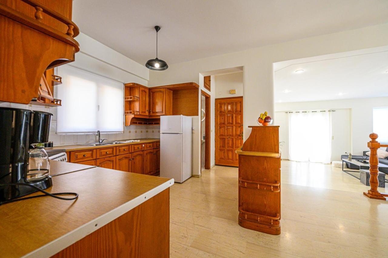Oliva Apartment Kalamata Bagian luar foto