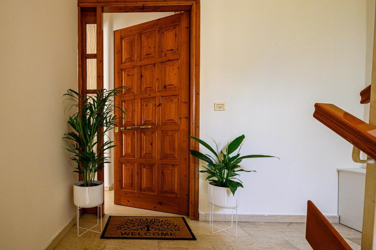 Oliva Apartment Kalamata Bagian luar foto