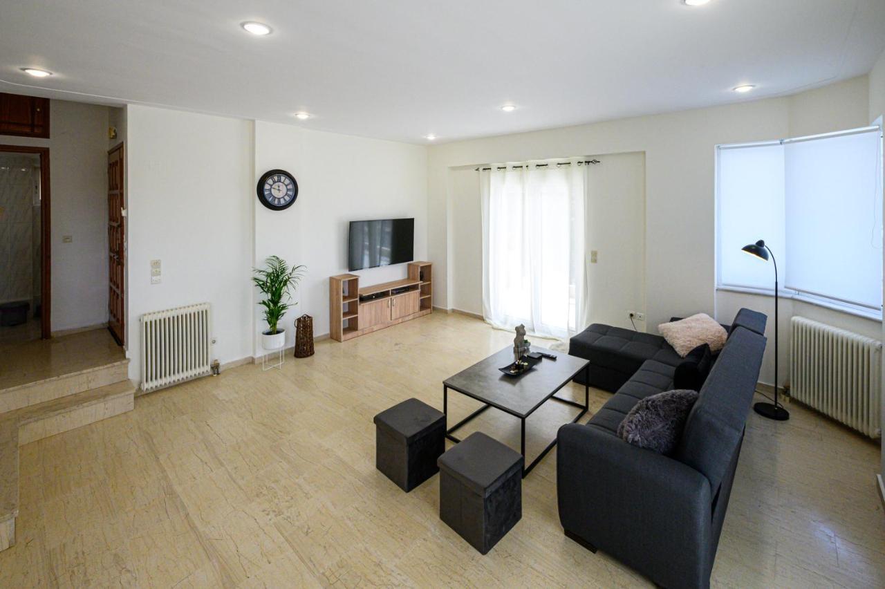 Oliva Apartment Kalamata Bagian luar foto