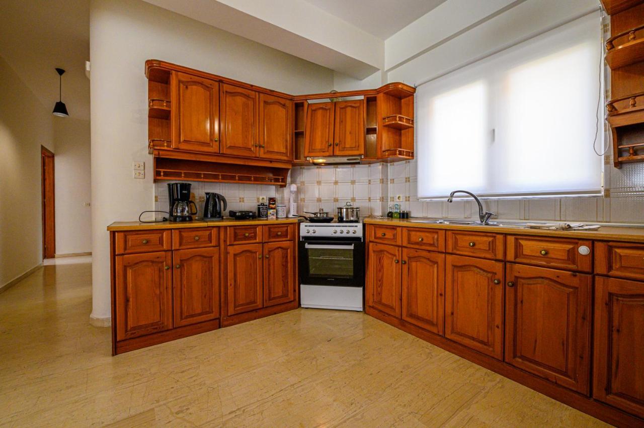 Oliva Apartment Kalamata Bagian luar foto