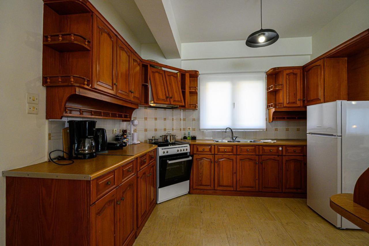 Oliva Apartment Kalamata Bagian luar foto