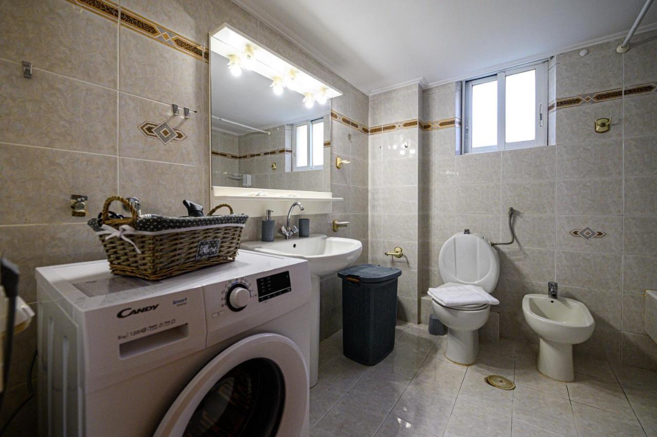 Oliva Apartment Kalamata Bagian luar foto