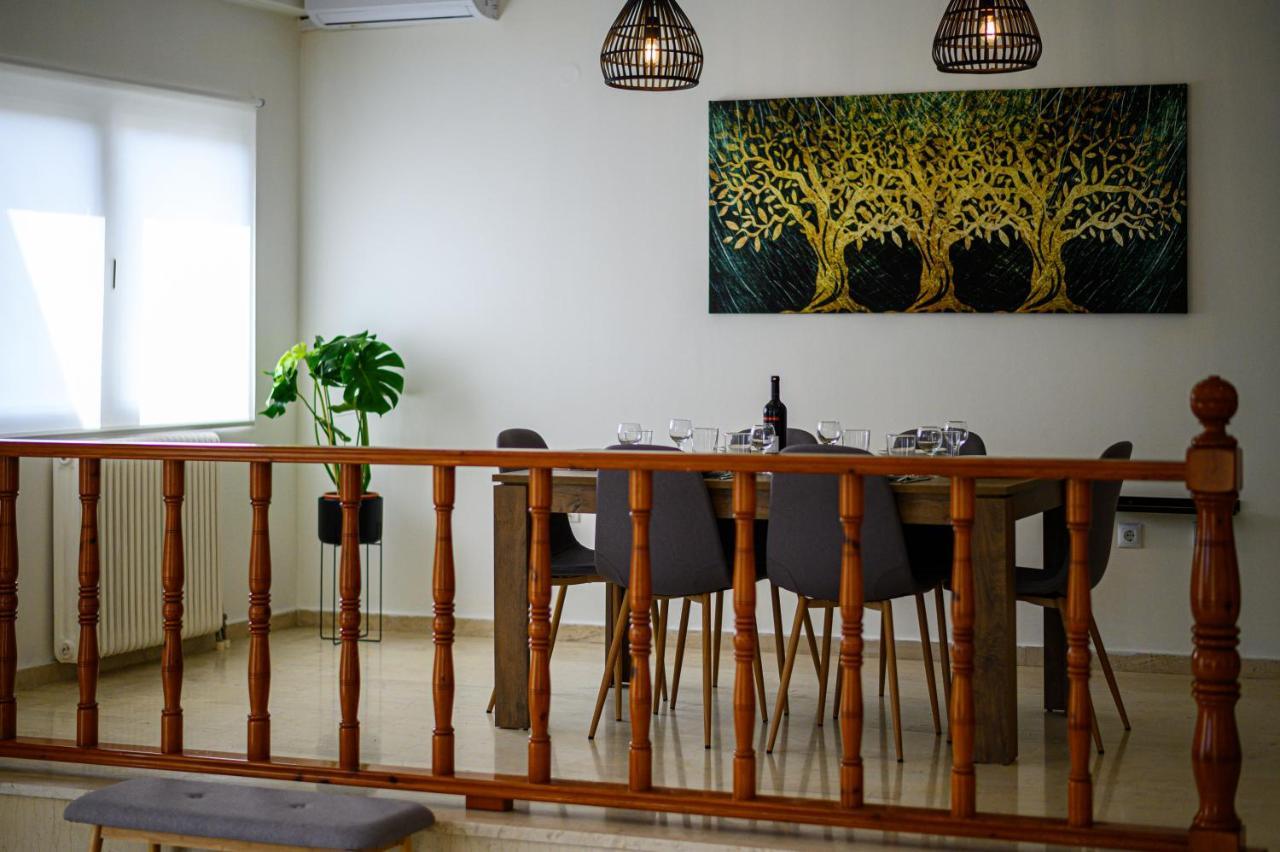 Oliva Apartment Kalamata Bagian luar foto