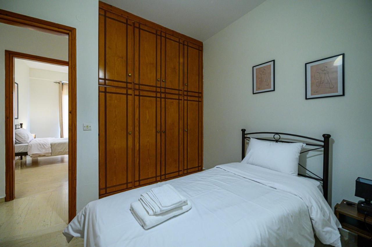 Oliva Apartment Kalamata Bagian luar foto