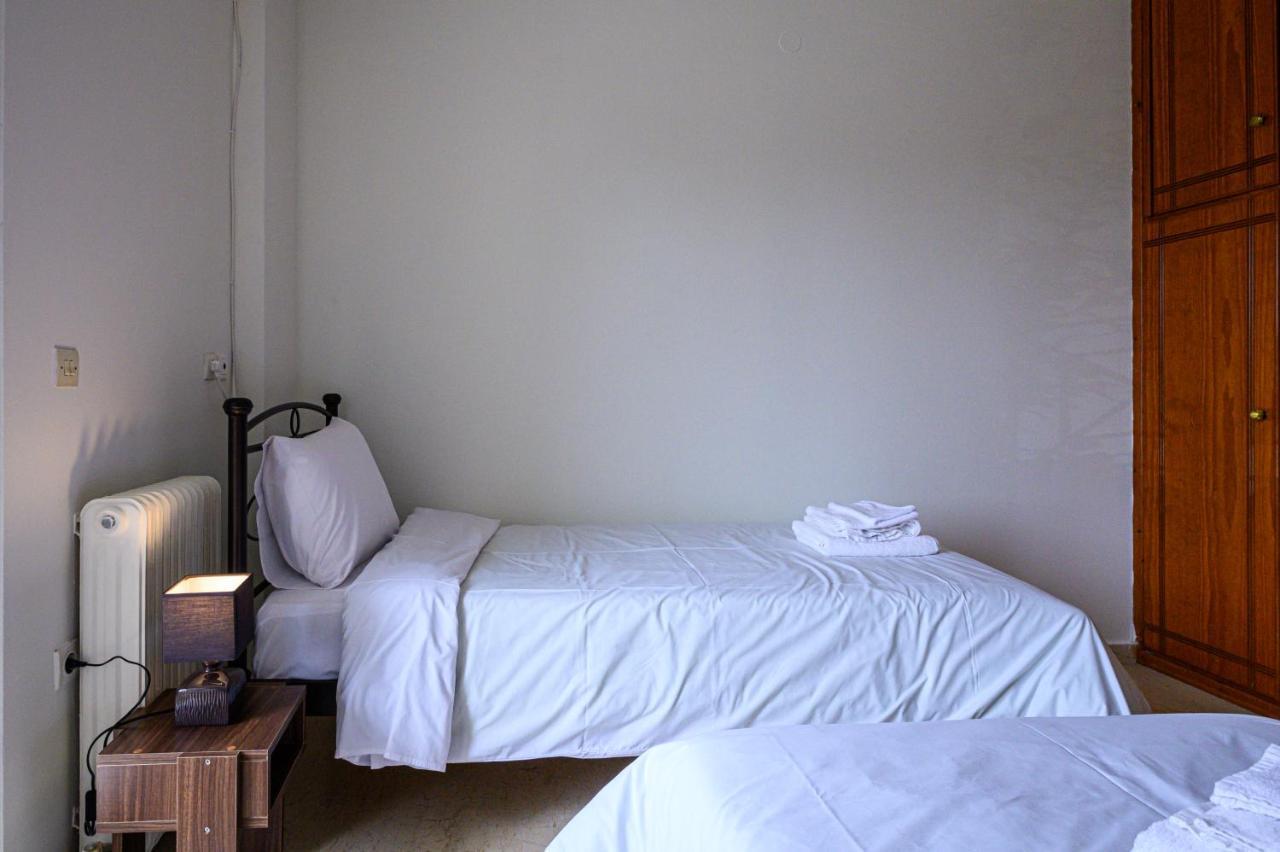 Oliva Apartment Kalamata Bagian luar foto